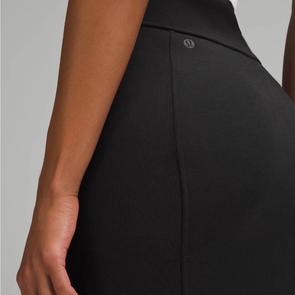 Lululemon Black Scuba HR Mini Ribbed Skirt NWT size Med